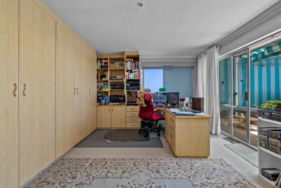 3 Bedroom Property for Sale in Green Point Western Cape